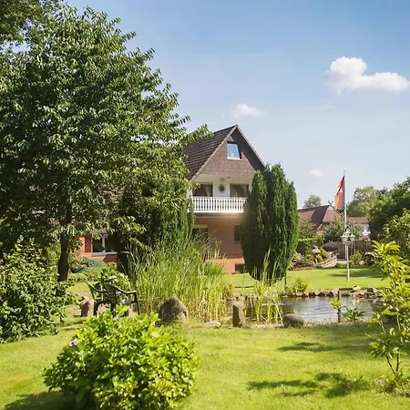 Schmidt بيت ضيافة 2*